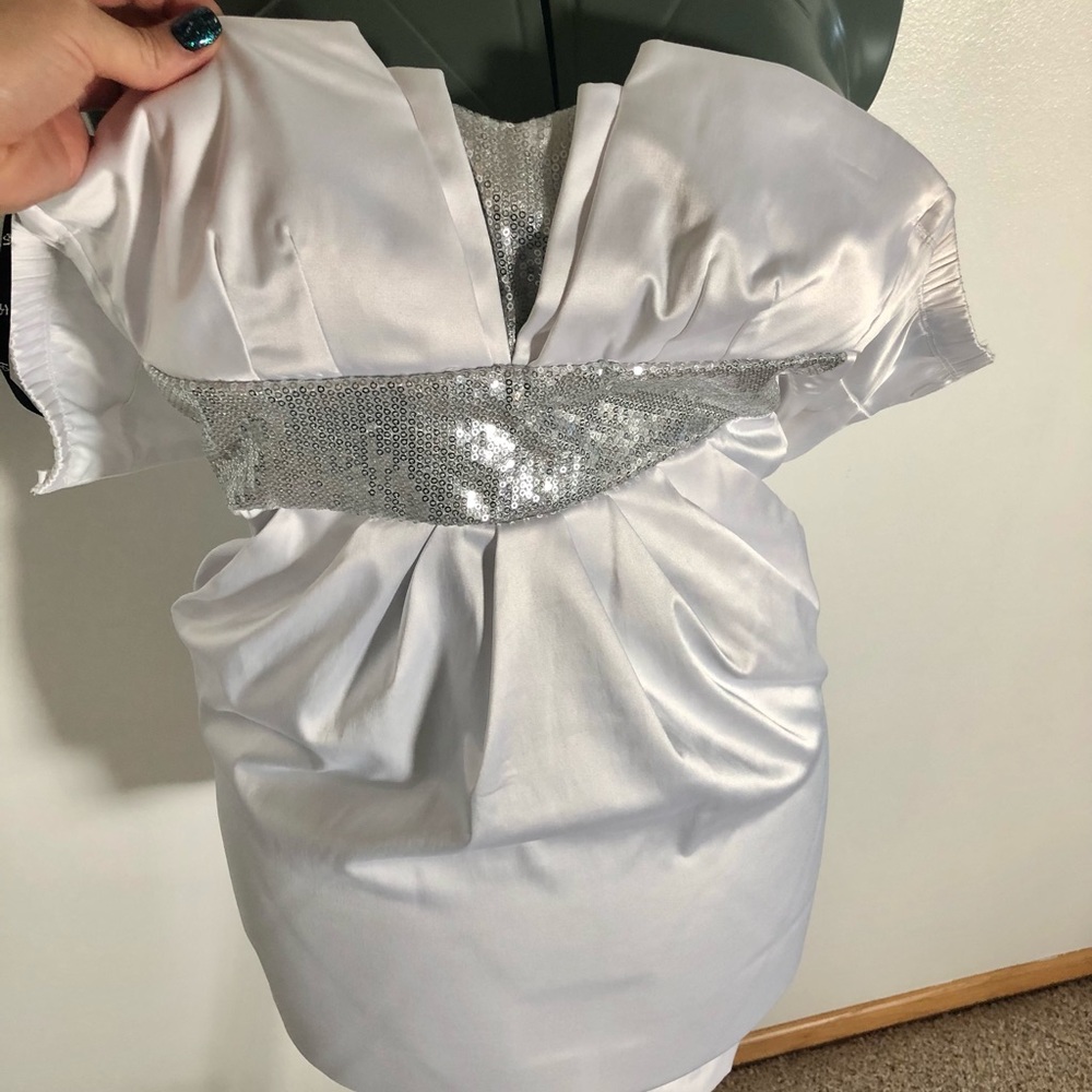 White Silver Sequined Bodycon Dress! Size 5.